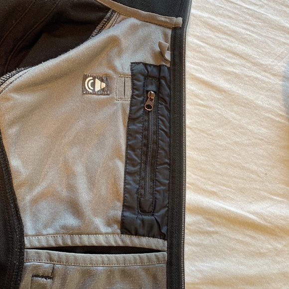 The North Face Light Bomber Jacket - Picture 12 of 12